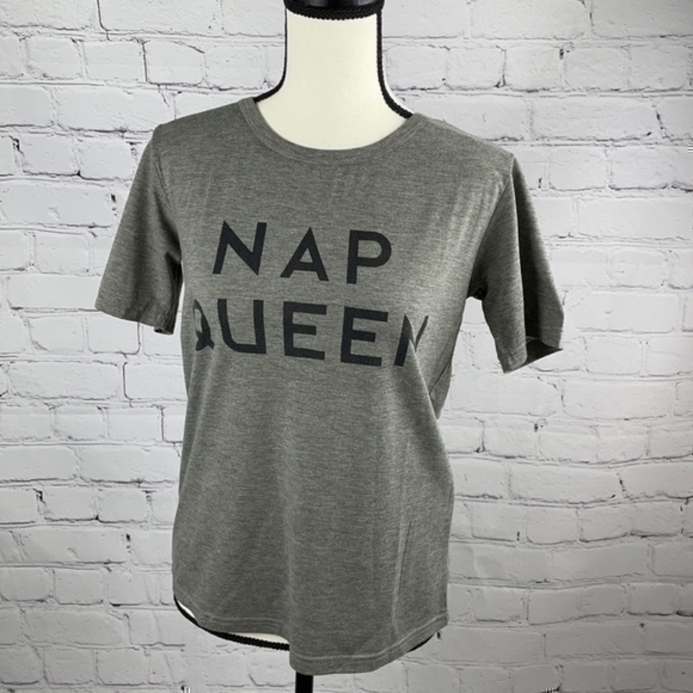 UEC Nap queen t-shirt. Size small gray